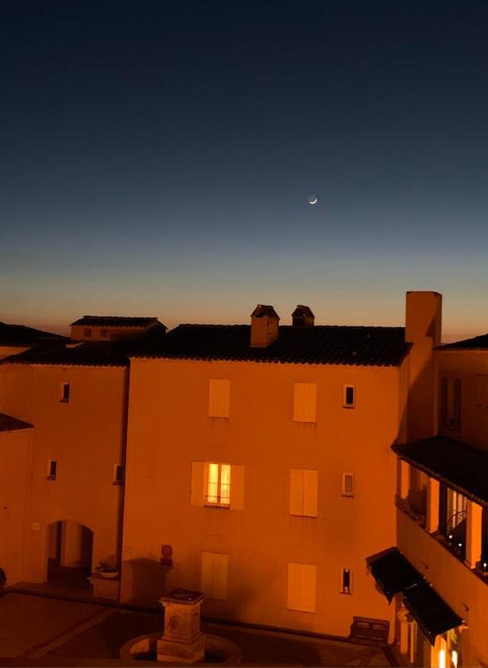 Clim & Piscine Sur Golf Apartment